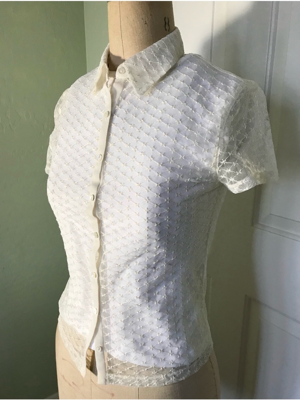 J Crew 90s women’s sheer embroidered lace top sz 2